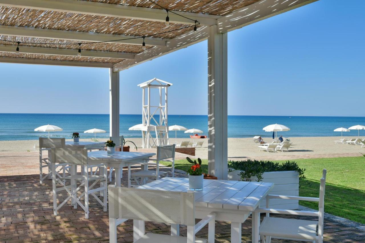 Hotel Schuhmann Paestum Exterior photo